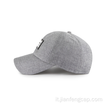 Cappellino da baseball in tessuto chambray con toppa in gomma saldata a 6 pannelli